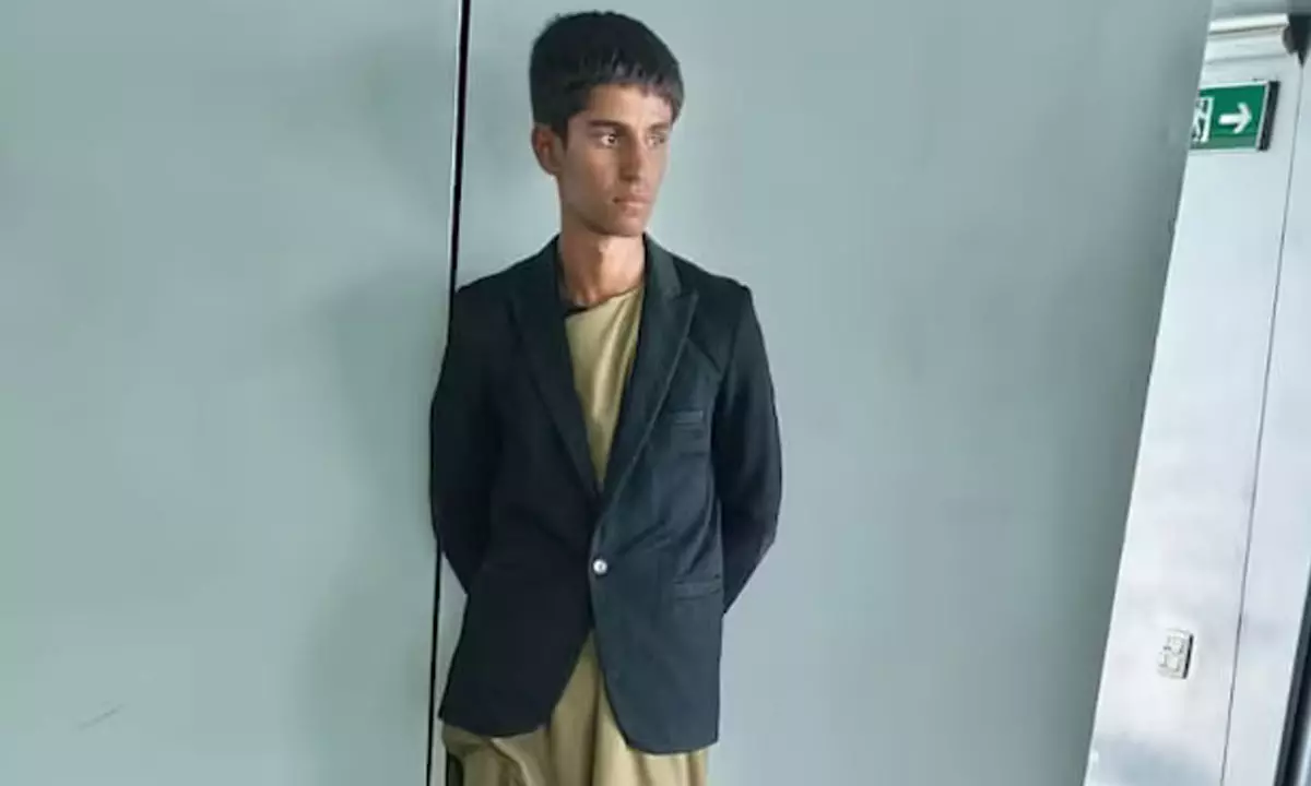 టైర్ల వద్ద కూర్చుని విమానంలో 1000 కి.మీ ప్రయాణించింది ఇతడే.. ఆ సాహసం  ఎందుకు చేశాడంటే?