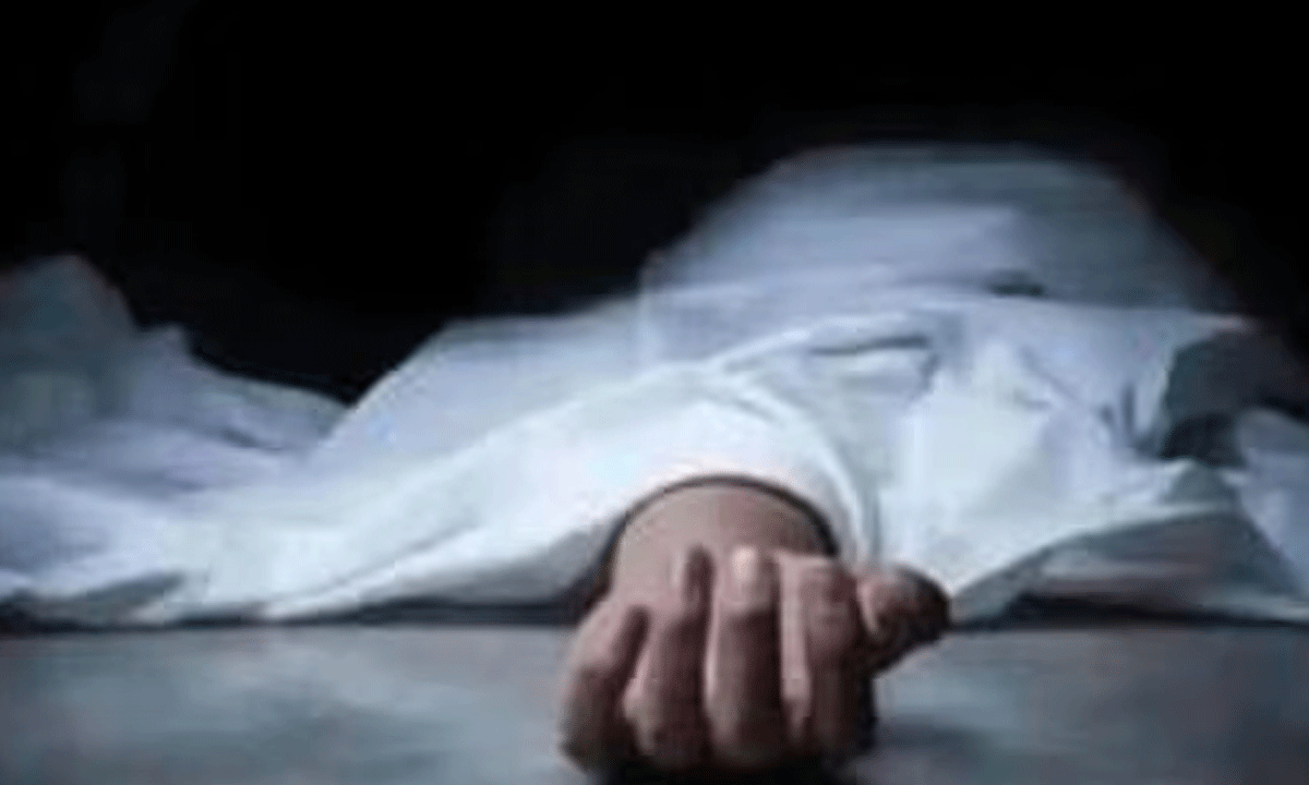 బైక్ వెనుక కూర్చొని.. వైసీపీ యువనేతను గొంతు కోసి చంపేశారు