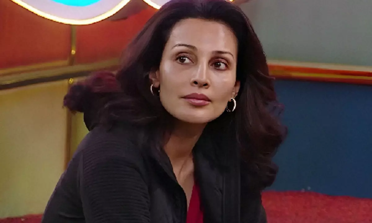 బిగ్ బాస్ 9.. ఫ్లోరా లక్కు మామూలుగా లేదు..!