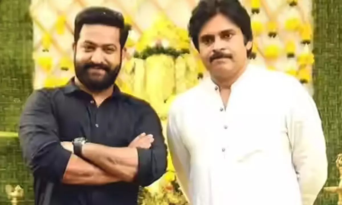 ఎన్టీఆర్ - పవన్ ఫ్యాన్స్ మధ్యలో చిచ్చుపెట్టేలా..