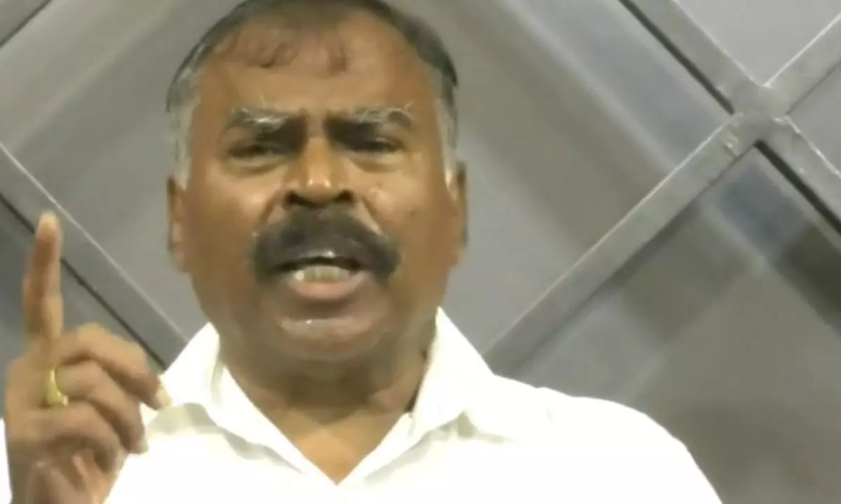 ఉక్కు ఊపిరి కొన్నాళ్ళేనంటూ బాంబు పేల్చిన ఎంపీ