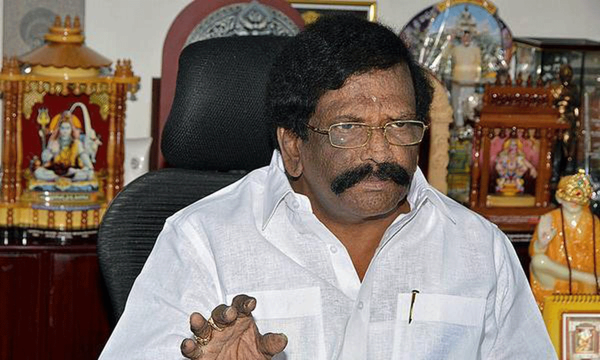 జంపింగులు చేస్తే ఇట్టాగే ఉంటుంది పెద్దాయనా !