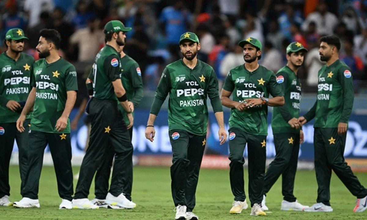 ఇక ఇంట్లోనే ఆడుకోండి... పాక్ క్రికెట‌ర్ల‌కు ఆ దేశ‌ బోర్డు శిక్ష‌