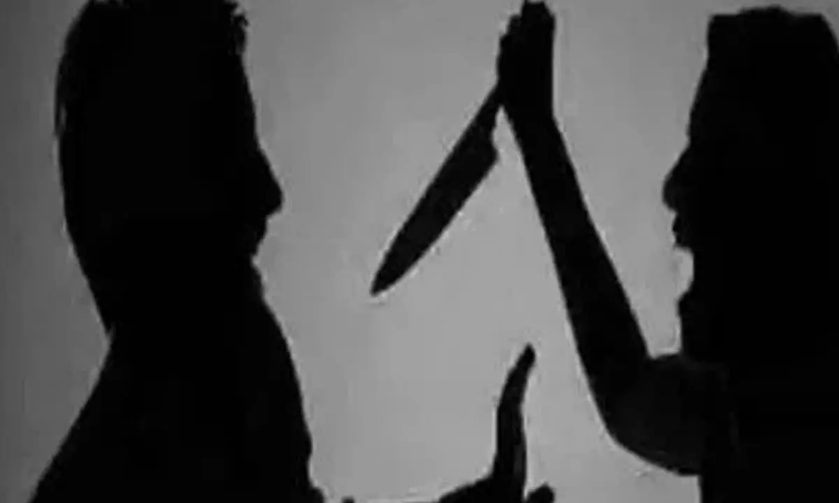 ప్రియుడితో ప్లాన్ చేసి భర్తను చంపించింది.. గుంటూరు మహిళ దారుణం