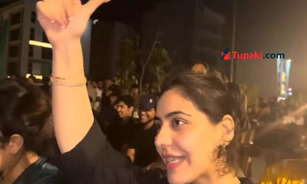 వీడియో వైరల్.. పాక్ మహిళల్లో తిలక్ క్రేజ్ మామూలుగా లేదుగా..!