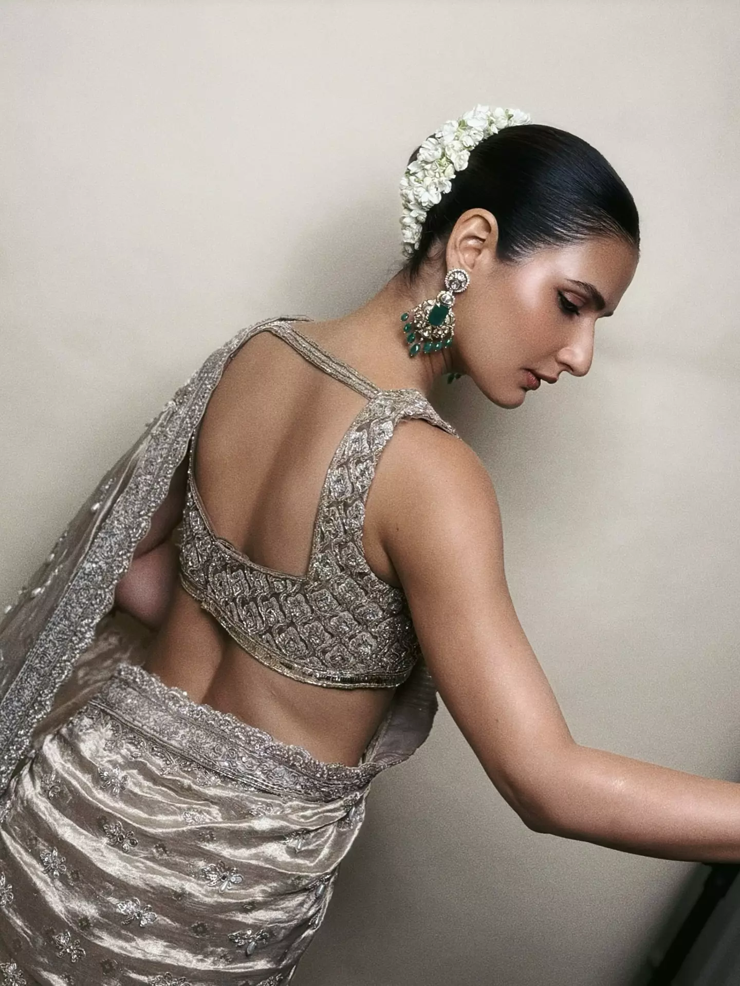 Fatima Sana Shaikh’s Silver Saree Look Steals Hearts