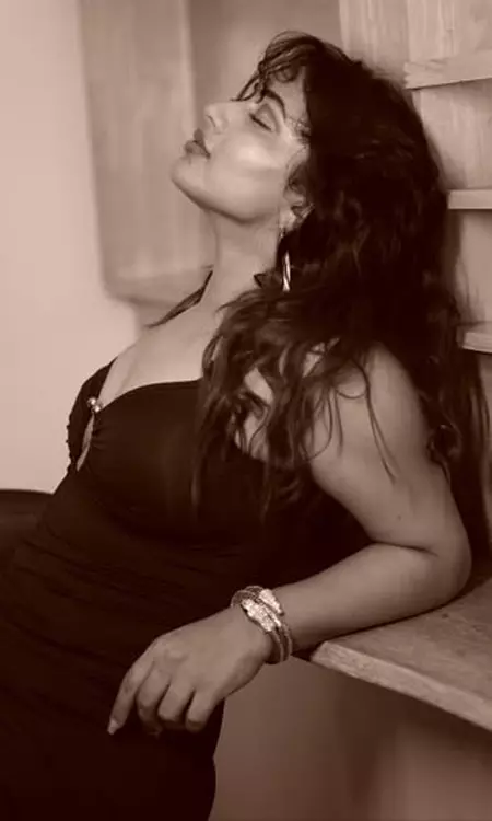 Inaya Sultana Pretty In Black