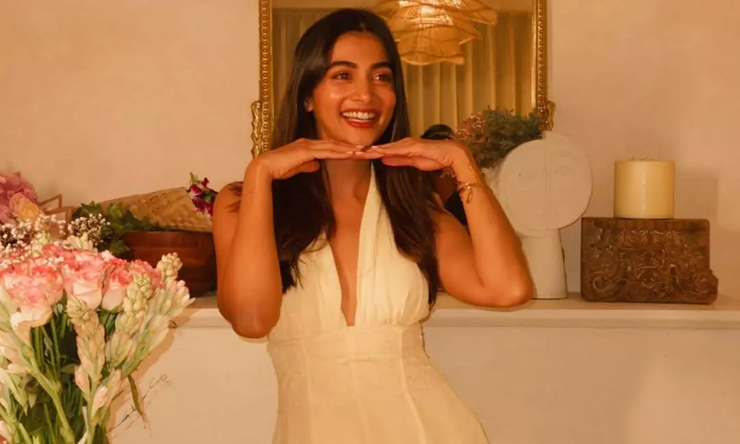 బర్త్డే వైబ్.. మెస్మరైజ్ చేస్తున్న బుట్టబొమ్మ !