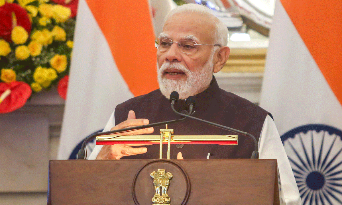 మోదీకి ట్రంప్ ఒక గొప్ప పాఠం నేర్పారు