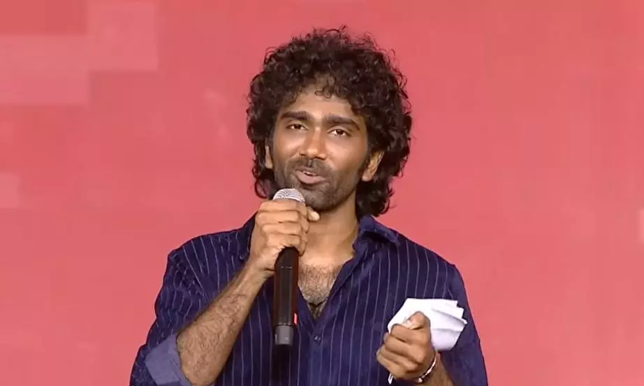 పాపం ప్రదీప్‌ను ఎక్కువ ఎక్కేస్తున్నారా..?