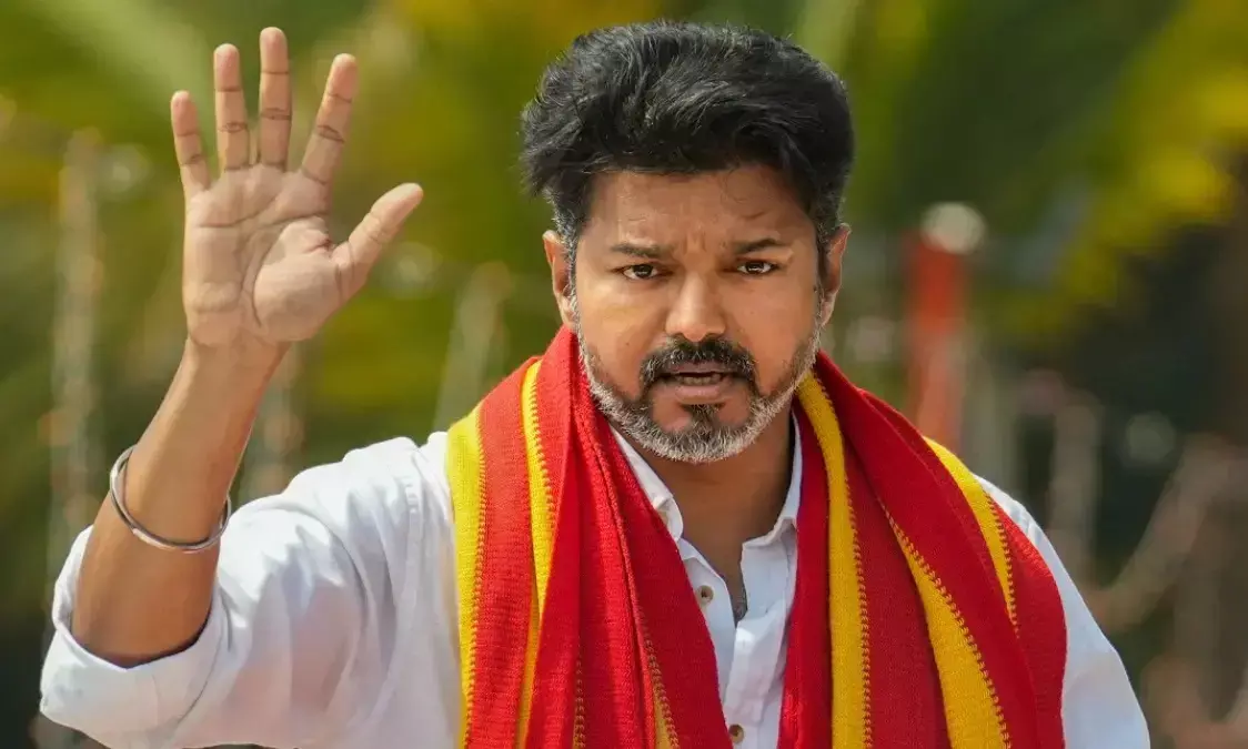 డీఎంకే రహస్య సర్వే... విజయ్ ఒంటరిగా పోటీ చేస్తే రిజల్ట్ ఇదే!