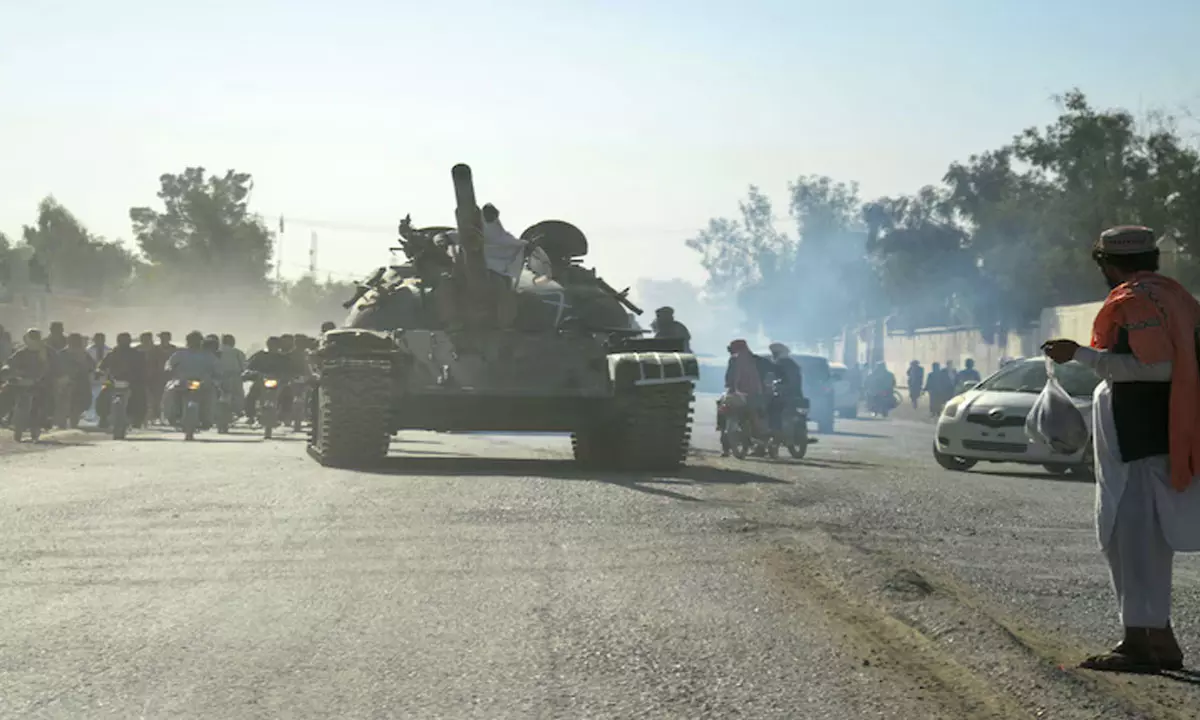 మాటల్లో జుట్టు.. చేతల్లో కాళ్లు.. మరోసారి పట్టుకున్న పాకిస్థాన్!