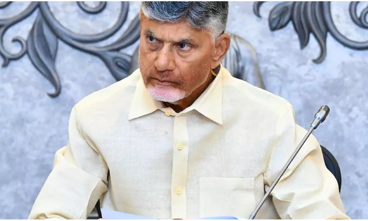 గ్రౌండ్ లోకి దిగిపోతున్న బాబు