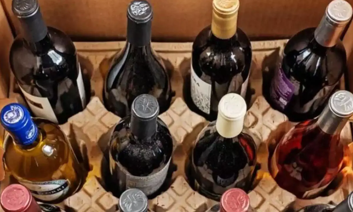 న‌కిలీ మ‌ద్యం: 2 వీడియోలు.. 4 రాజ‌కీయాలు.. !