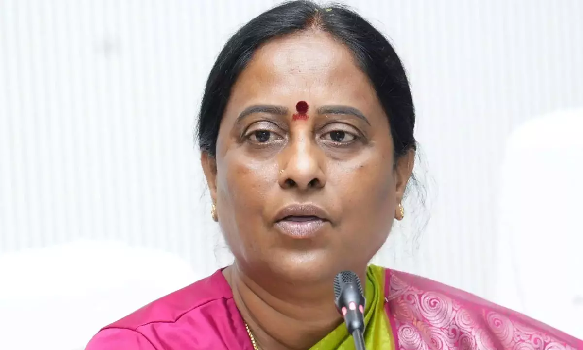 ఇబ్బంది పెడుతున్నారు.. అధిష్టానం వద్ద కొండా సురేఖ ఆవేదన