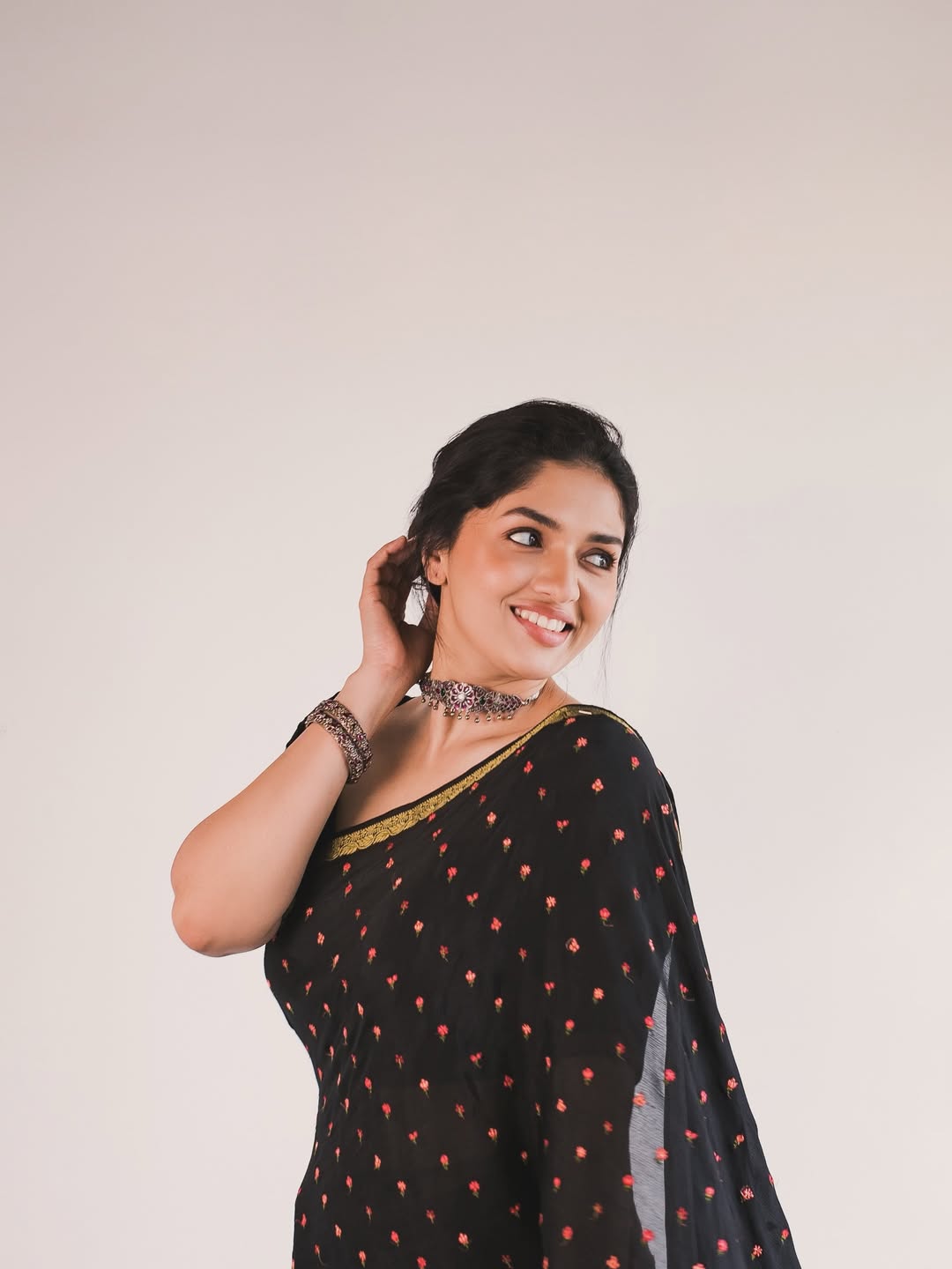 Sunainaa Midnight Blooms and Golden Grace