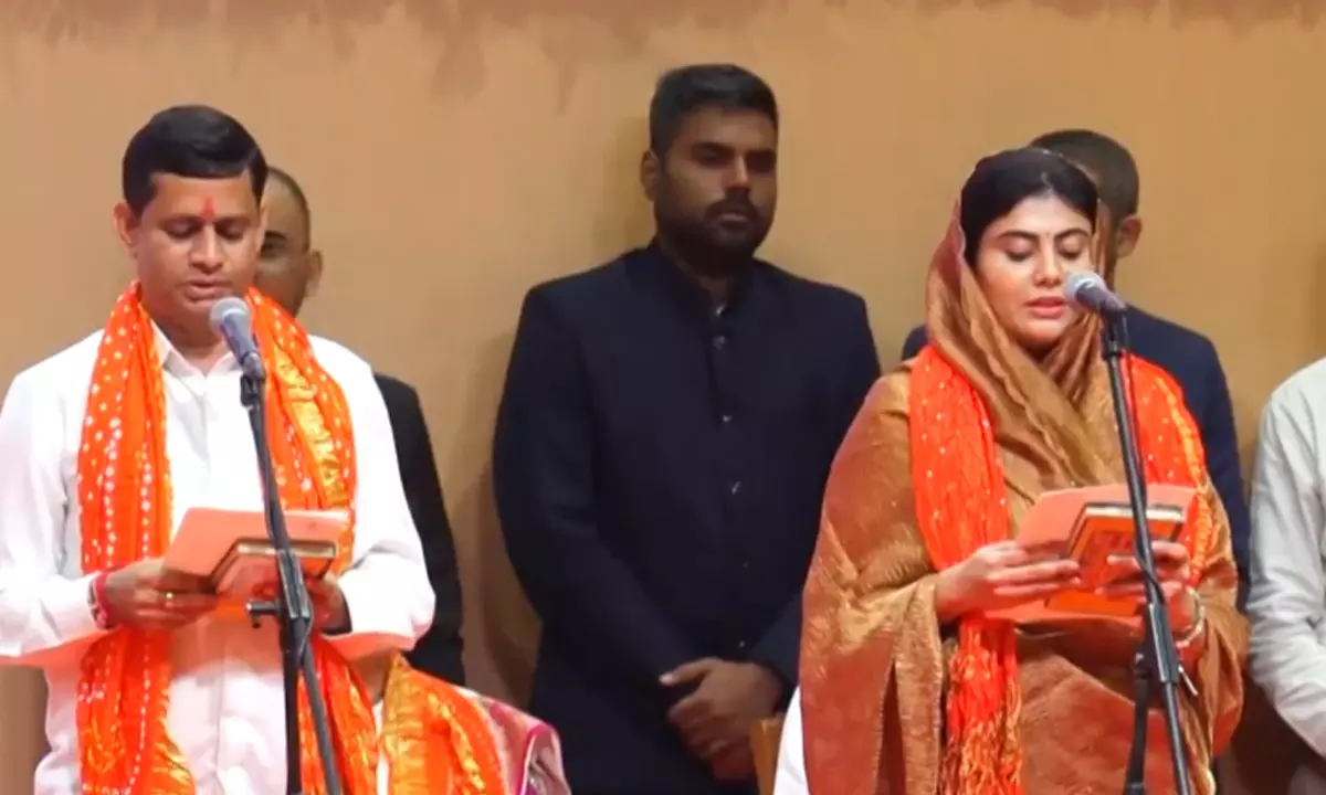 గుజరాత్‌ మంత్రివర్గ విస్తరణ: రివాబా జడేజా ప్రమాణ స్వీకారం! యువ శక్తికి పెద్దపీట వేసిన బీజేపీ