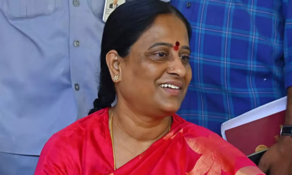 కాంగ్రెస్ పై కొండా : నాడు రోశయ్య...నేడు రేవంత్