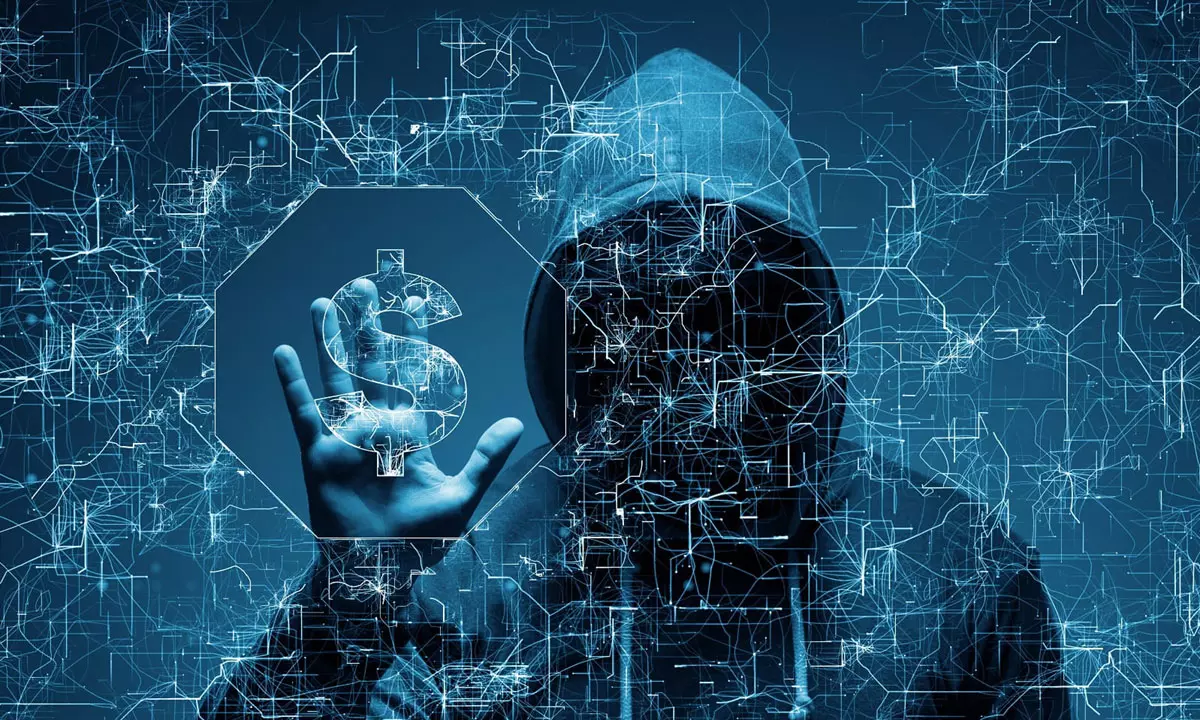 లండన్  లో కుమారుడు - హైదరాబాద్  లో తల్లి.. సైబర్  క్రైమ్  ఎలా అంటే..!