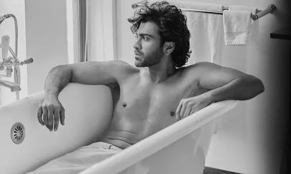 శర్వా.. ఈ లుక్ మామూలుగా లేదుగా!