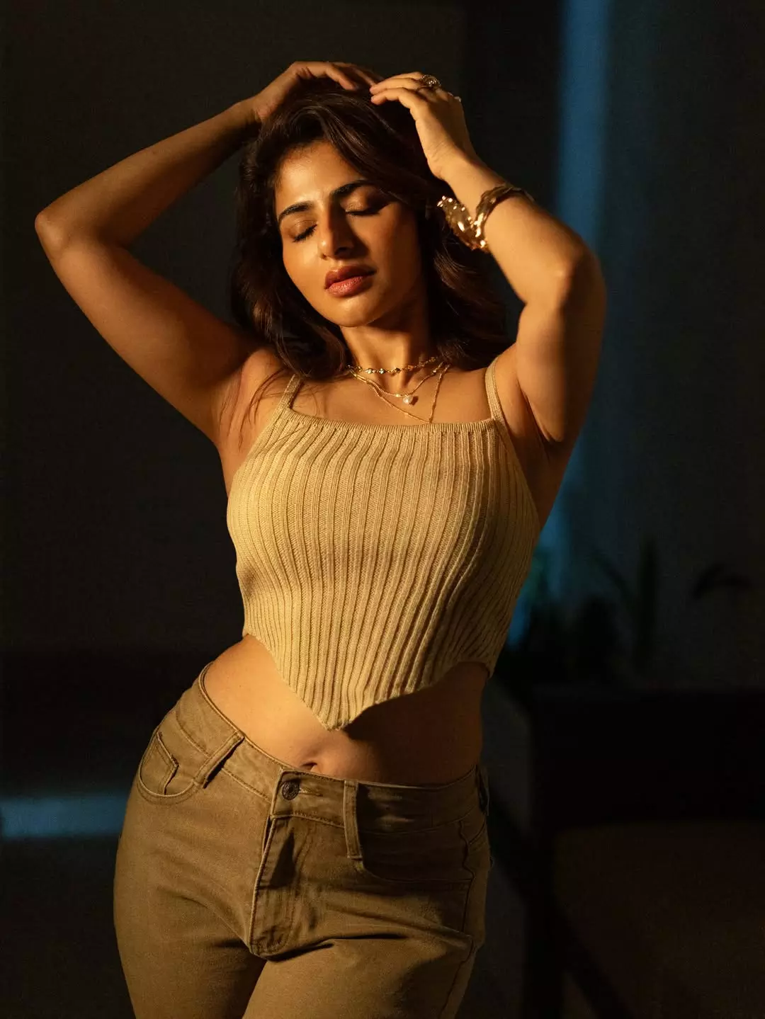 Golden Hour Grace - Capturing Iswaryas radiant poise in timeless light