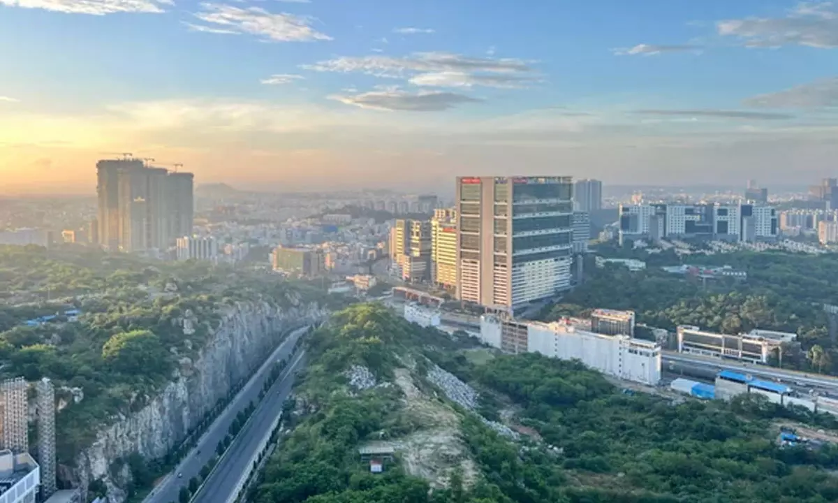 దిశను మార్చుకుంటున్న హైదరాబాద్.. వీటి నిర్మాణాలతో మారునున్న కల..