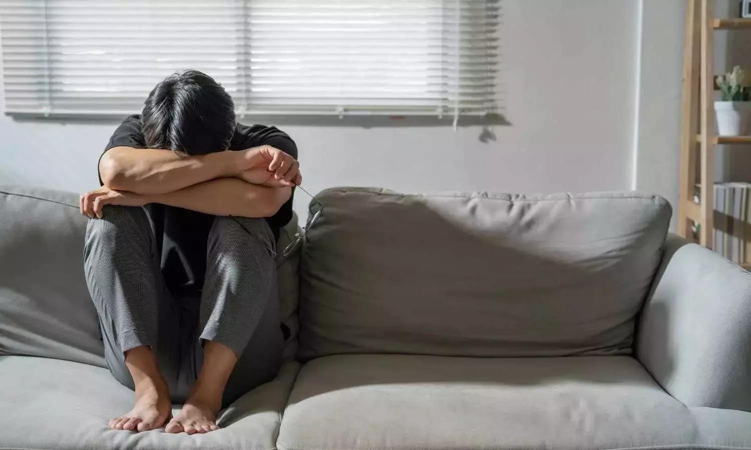 భారత యువతలో ఆత్మహత్యలు పెరుగుదల..ఎందుకీ ఆందోళనకర పరిస్థితి? భారత యువతలో ఆత్మహత్యలు పెరుగుదల..ఎందుకీ ఆందోళనకర పరిస్థితి?