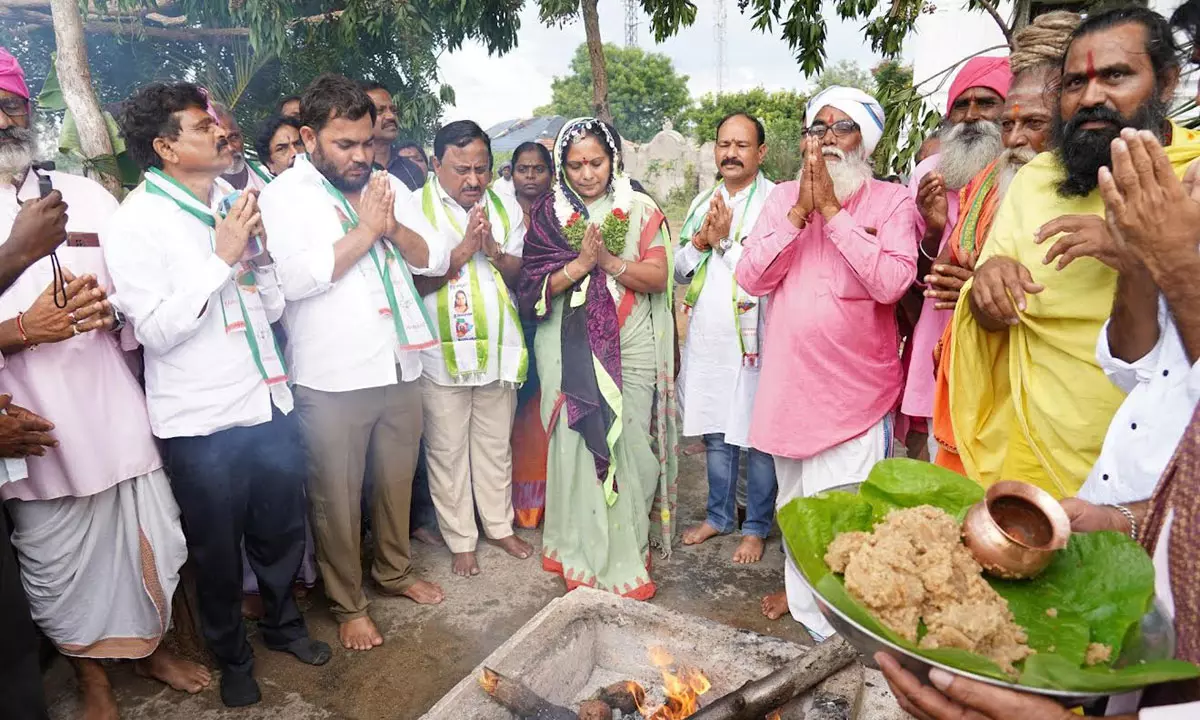 నిజామాబాద్ లో అందుకే నన్ను కుట్ర పన్ని ఓడించారు : కవిత నిజామాబాద్ లో అందుకే నన్ను కుట్ర పన్ని ఓడించారు : కవిత