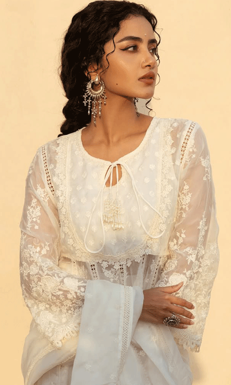Lace, Light & Laughter: Anupama’s Ethereal Charm