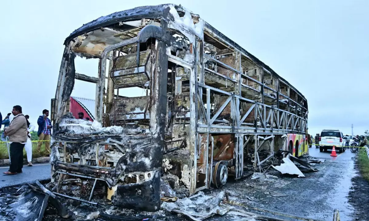 కర్నూలు ఘోరం: బస్సు ఓనరుకు రిమాండ్! కర్నూలు ఘోరం: బస్సు ఓనరుకు రిమాండ్!