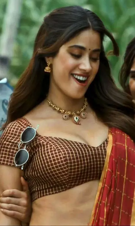 Janhvi Kapoor Charms Fans with Her Grace in Chikiri Chikiri