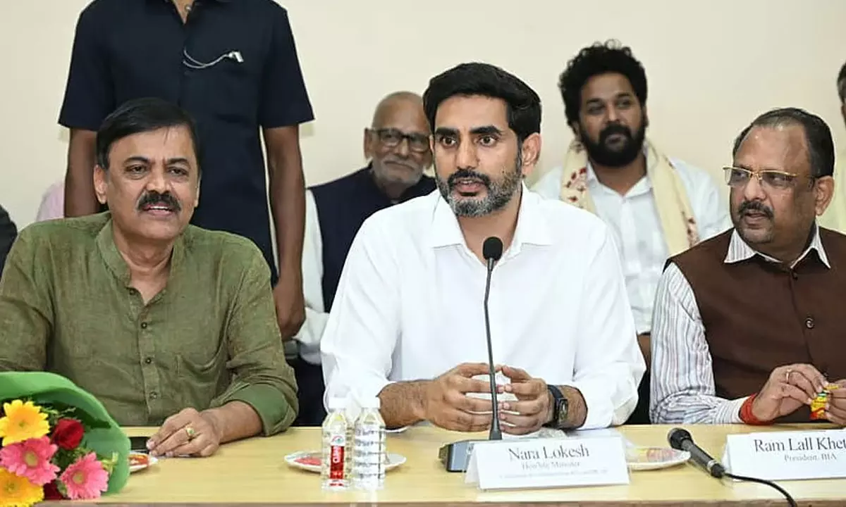 జీవీఎల్ విత్ లోకేష్....మాజీ ఎంపీ ఫ్యూచర్ ప్లాన్స్ !