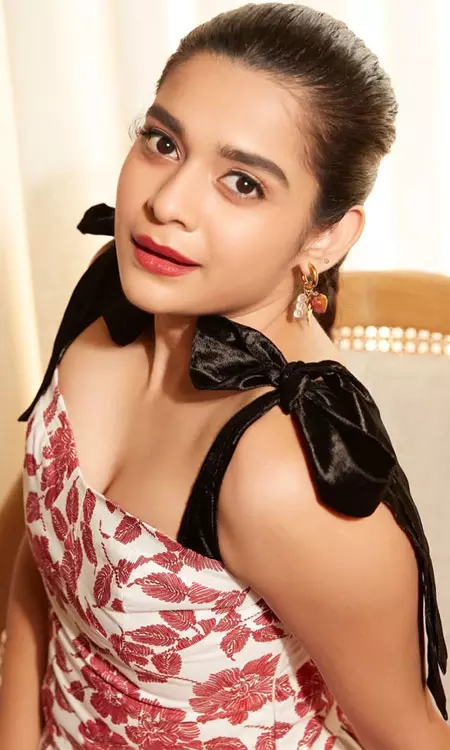 Mithila Palkar – Red Hot Glam in the Happy Patel Universe