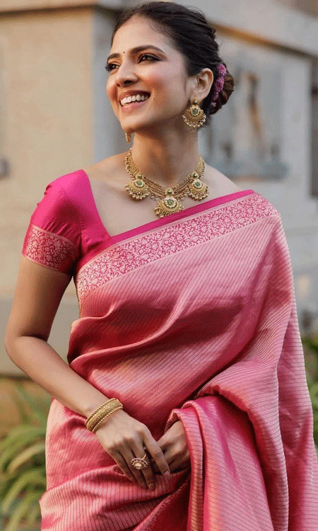 Malavika Mohanan Stuns in Pink Handloom Saree, Celebrates Love for Tradition