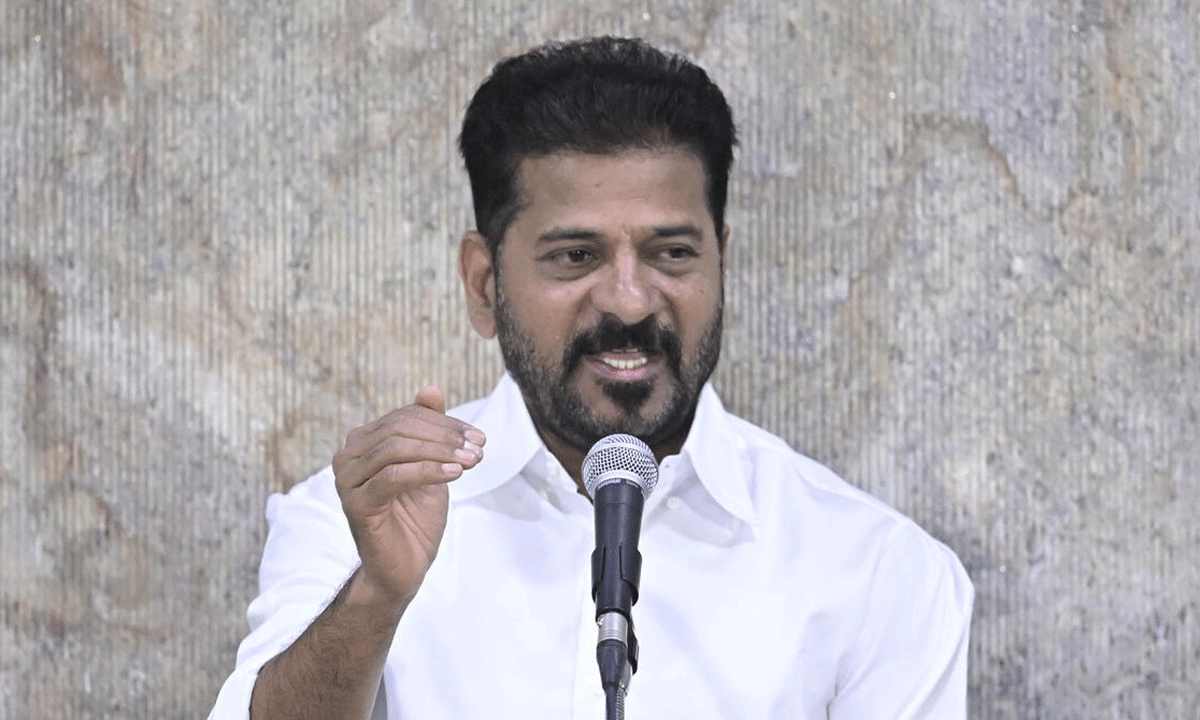 రేవంత్ ప్రతి హ్యాపీ మూమెంట్ ను దెబ్బేస్తారుగా?