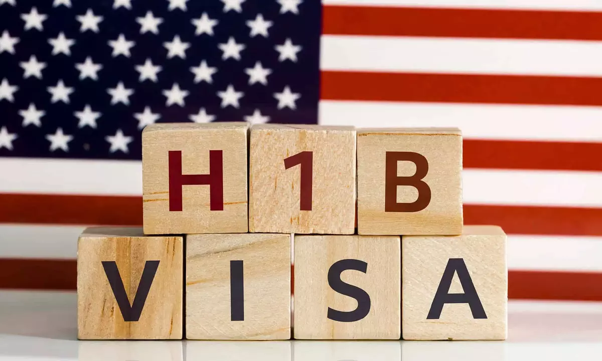 హెచ్-1బి వీసా రద్దు దిశగా ఎక్సైల్ చట్టం: భారతీయ టెక్కీలకు ముప్పు తప్పదా?