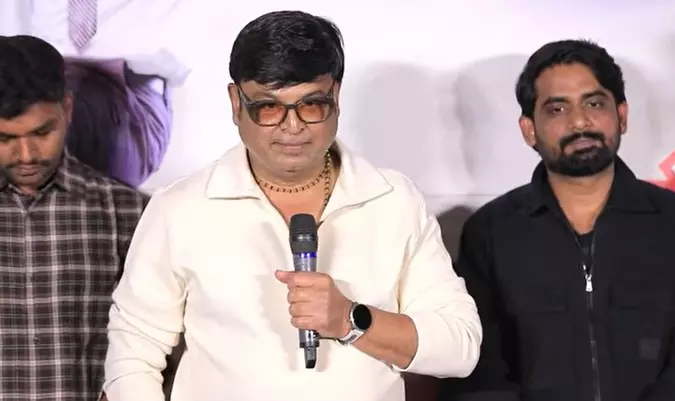 హీరోయిన్స్ డ్రెస్సింగ్ పై నరేష్.. శివాజీ పేరు ఎత్తకుండా..