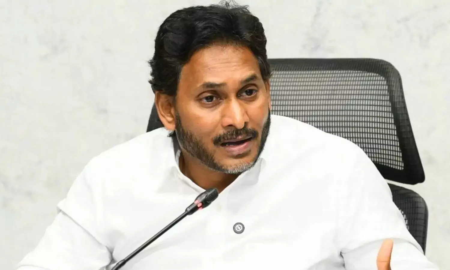 వైసీపీలో సమూల మార్పులు.. ప్లాన్ అదేనట !
