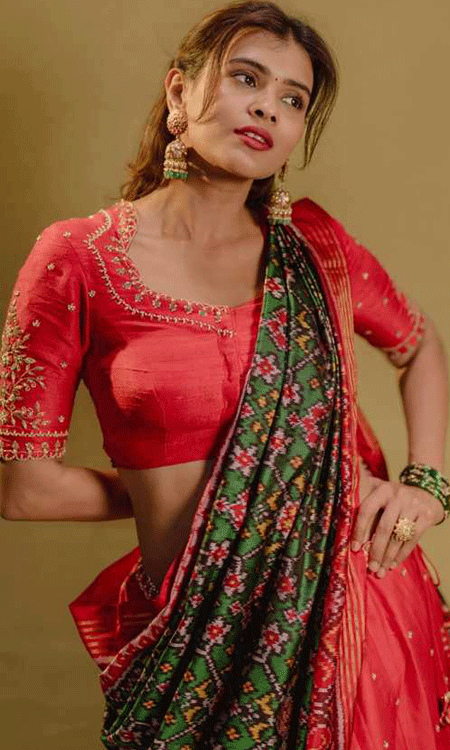 Traditional Charm: Hebah Patels Stunning Ethnic Glow