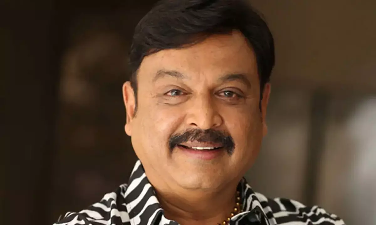 జ్యోతిష్యుడుగా నరేష్.. ఆ మాటలు వెనుక అర్థం