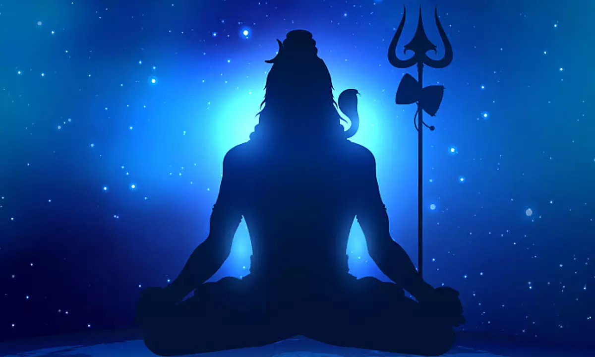 నివాసం శ్మశానం ....విభూది అలంకారం