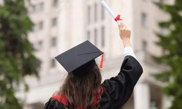 సినిమాల‌తో పాటు డిగ్రీలు..డాక్ట‌రేట్లు!