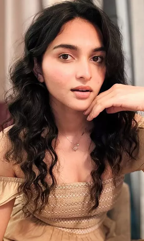 Kayadu Lohar Soft Grace, Strong Presence