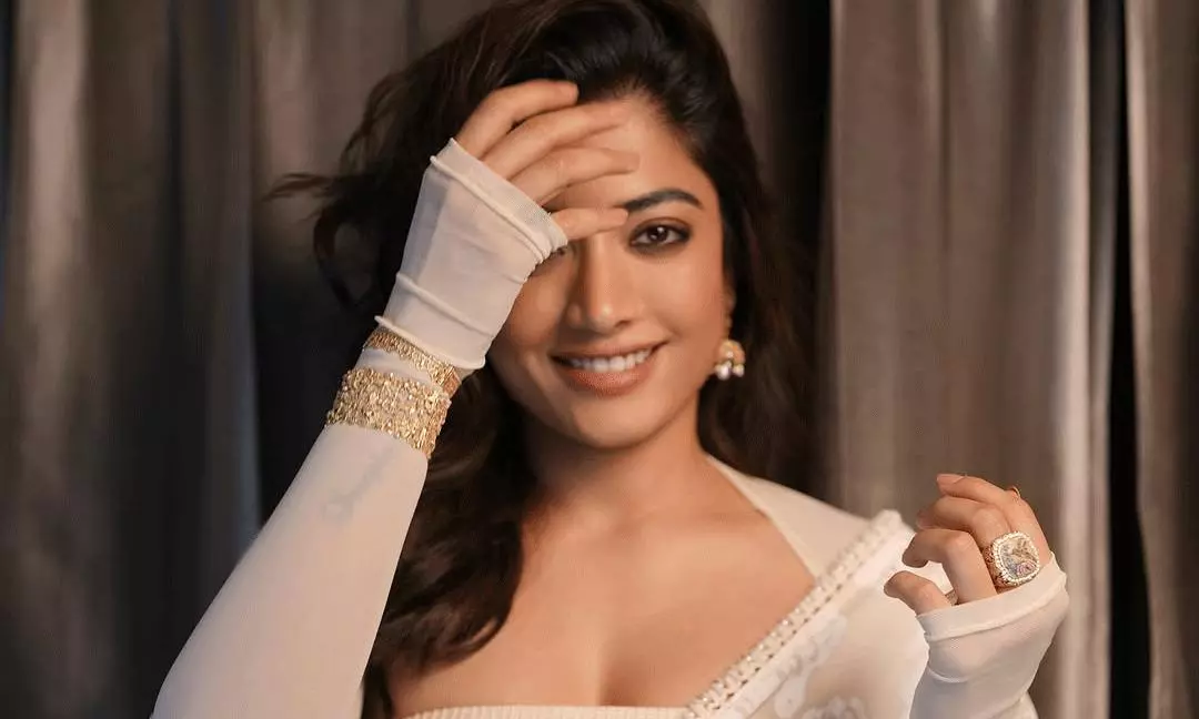 రియ‌ల్ లైఫ్ లో వీడీకి..రీల్ లైఫ్ లో అత‌డికి వైఫ్!