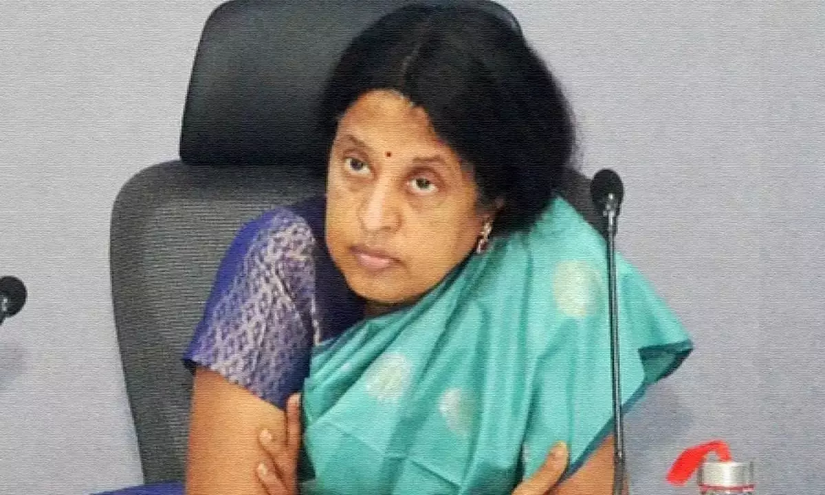 సుప్రీంకోర్టు సంచలన తీర్పు: ఐఏఎస్ శ్రీలక్ష్మి ఆశలు గల్లంతు