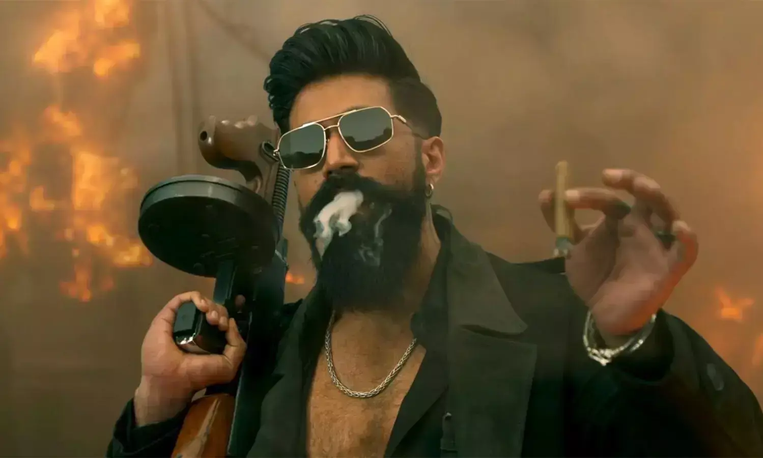 రిలీజ్ ఫైట్‌..టాక్సిక్ టీమ్‌లో అస‌హ‌నం?