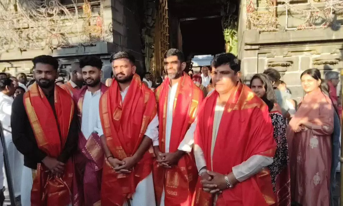 తిరుమ‌ల‌లో అమెరికా క్రికెట్ జ‌ట్టు,. శ్రీవారి స‌న్నిధిలో త‌న్మ‌యం