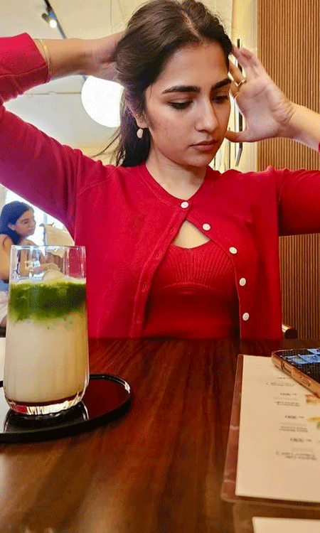 Rukmini Vasanth’s Chic Café Moment Is Pure Aesthetic Goals