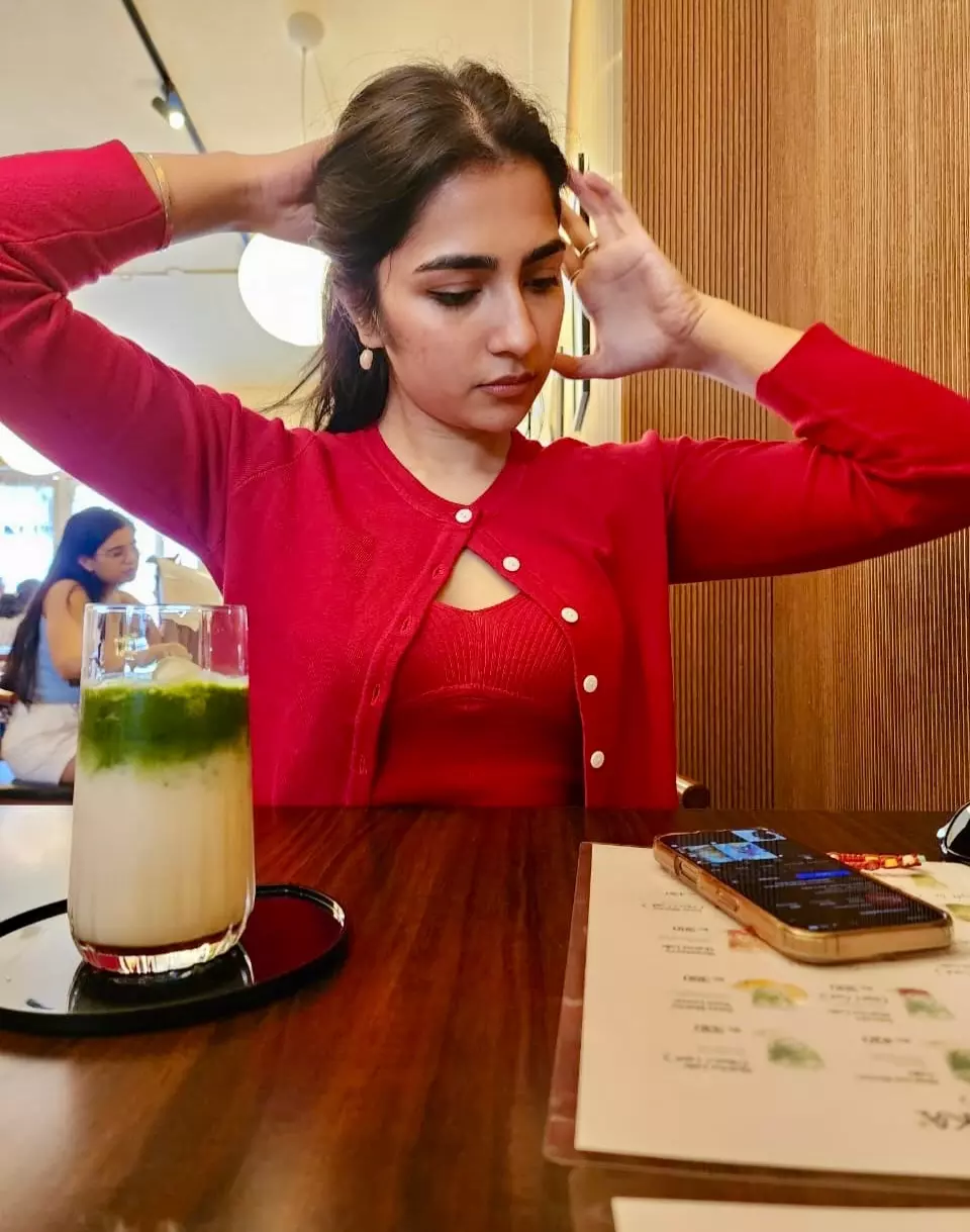 Rukmini Vasanth’s Chic Café Moment Is Pure Aesthetic Goals