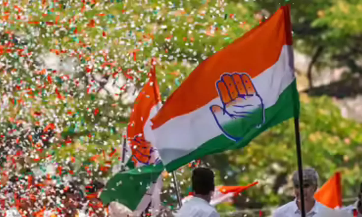 కాంగ్రెస్ కి షాక్...వారంతా వాలంటరీ రిటైర్మెంట్